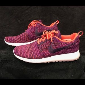 Nike Ladies Roshe One Flyknit running shoes